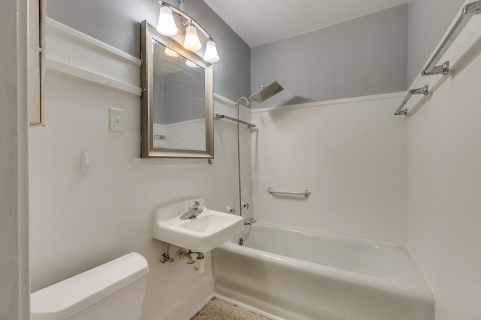 Photo #14: 401 Chilhowie Avenue