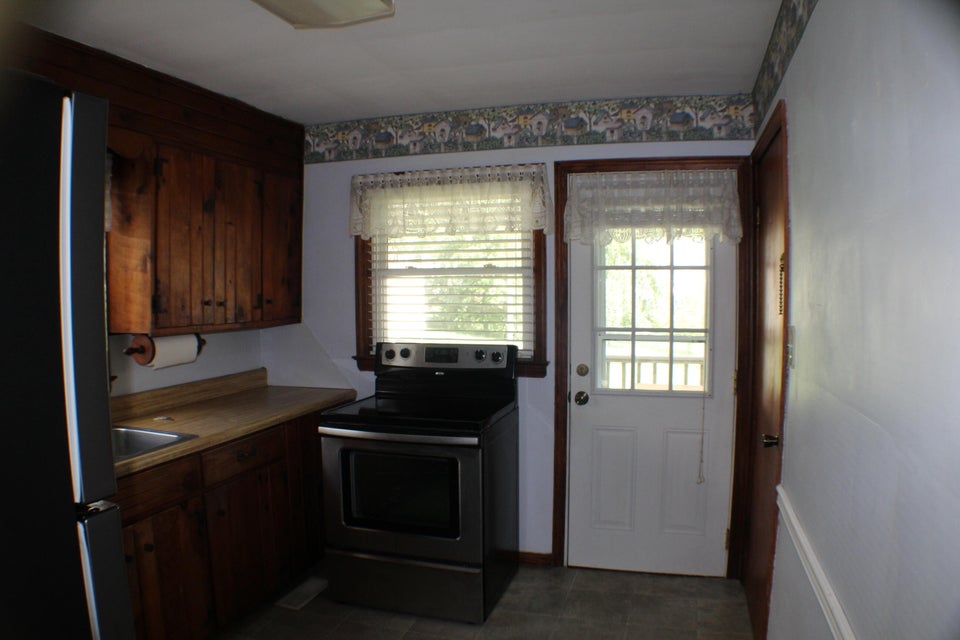 Photo #8: 525 Fairmont Avenue