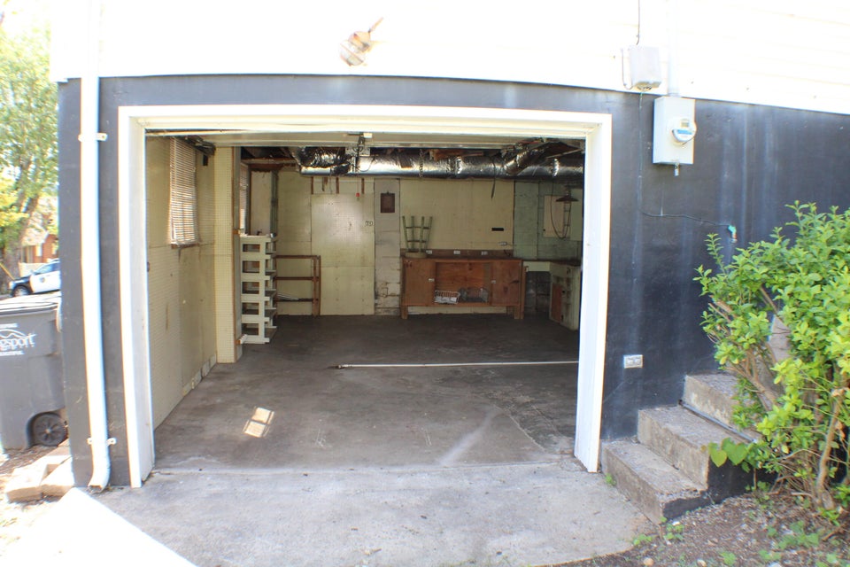 Photo #32: 525 Fairmont Avenue