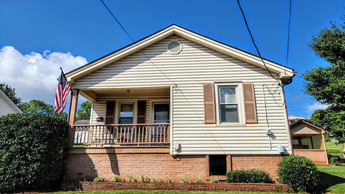 Photo #1: 1626 Echo Court