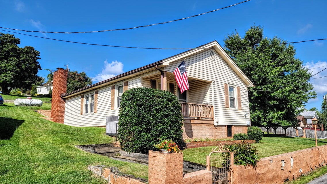Photo #2: 1626 Echo Court