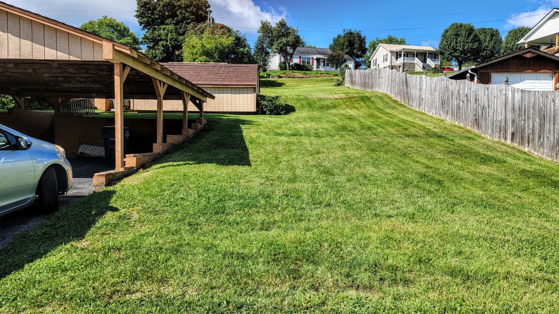 Photo #9: 1626 Echo Court