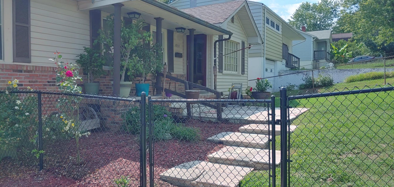 Photo #2: 1937 Woodbine Street