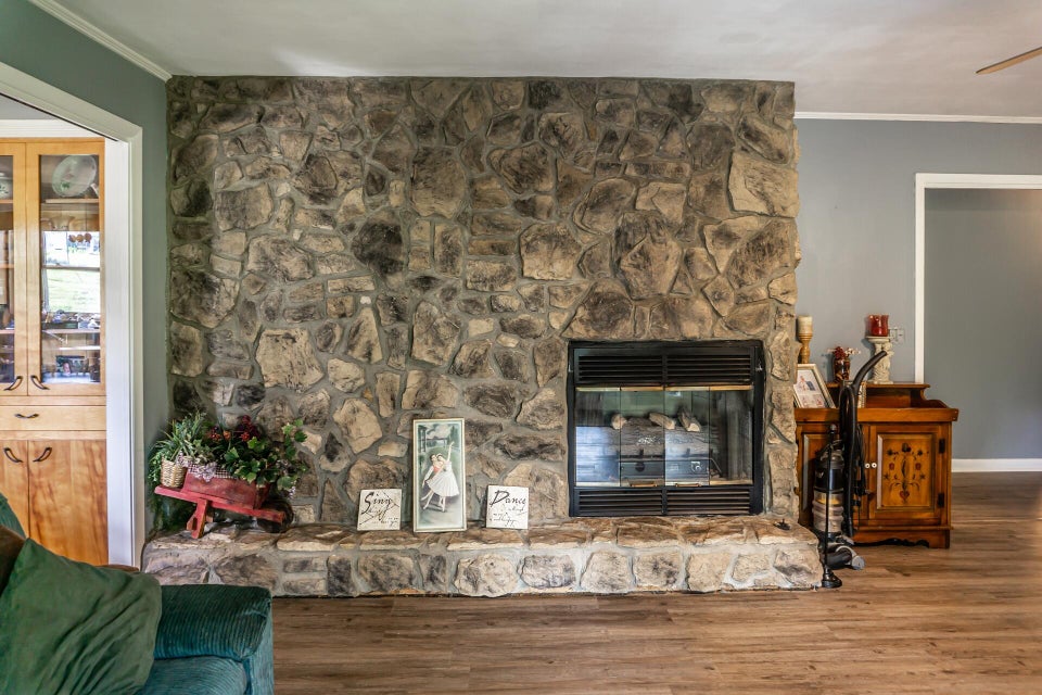 Photo #13: 213 Skyview Drive