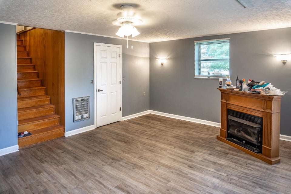 Photo #35: 213 Skyview Drive