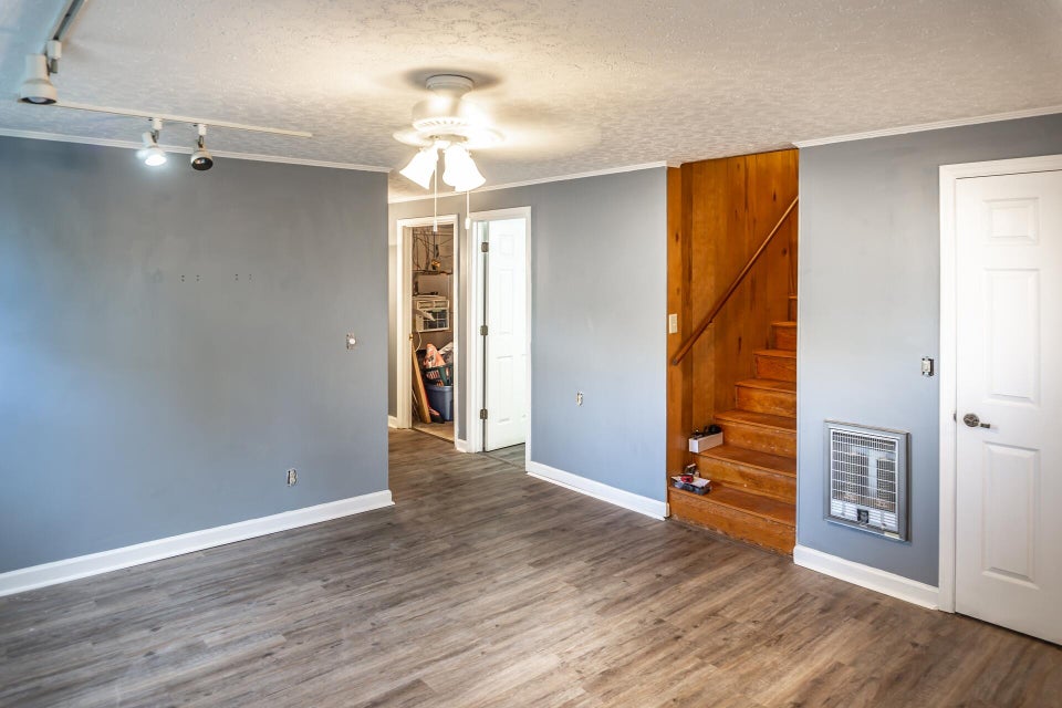 Photo #36: 213 Skyview Drive