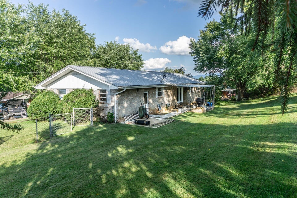 Photo #4: 213 Skyview Drive