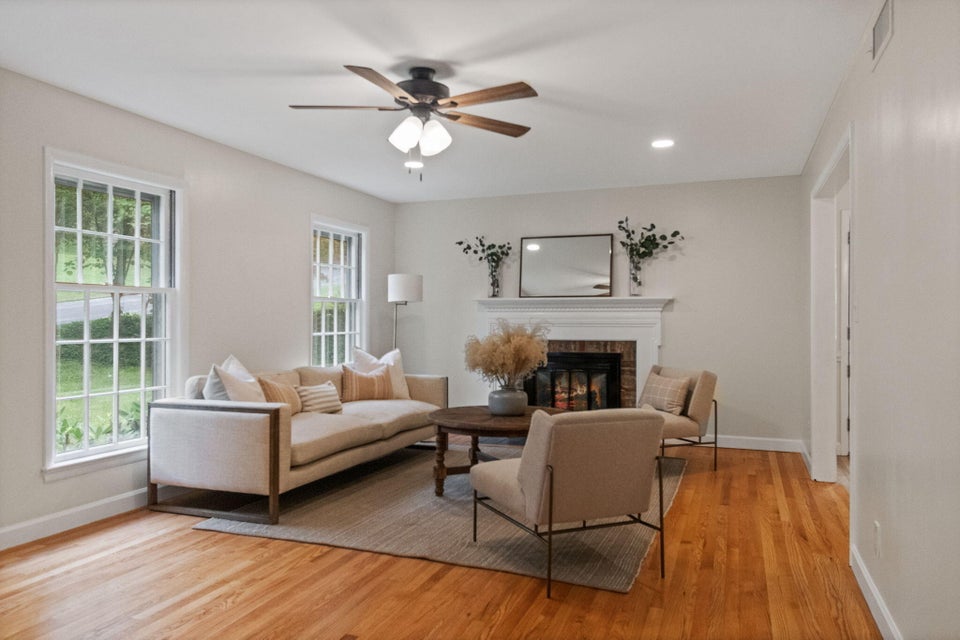 Photo #3: 1409 Rotherwood Drive