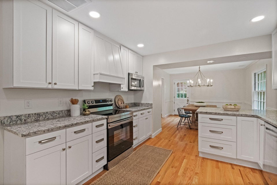 Photo #8: 1409 Rotherwood Drive