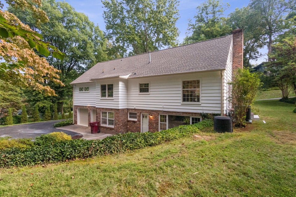Photo #33: 1409 Rotherwood Drive