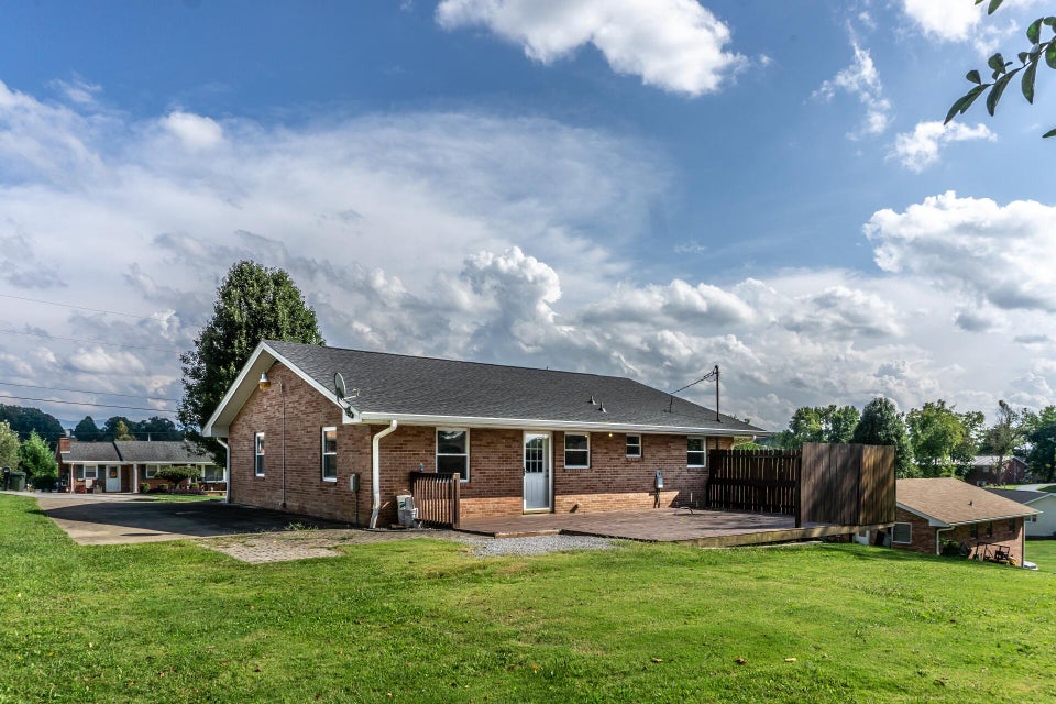 Photo #10: 108 Hillrise Drive