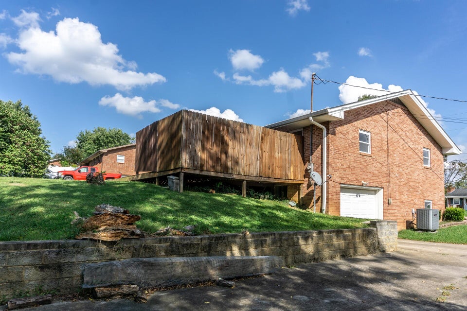 Photo #12: 108 Hillrise Drive