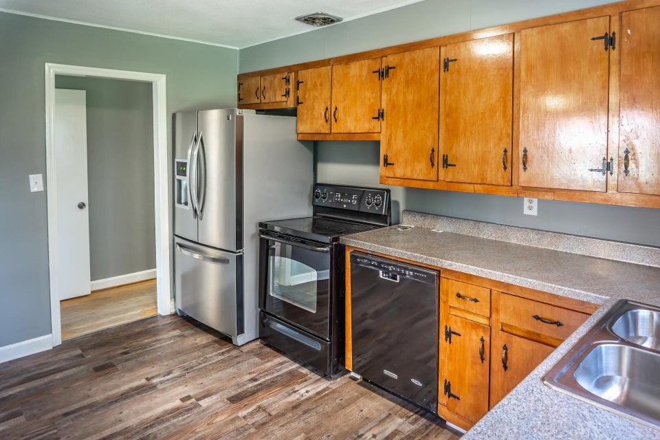 Photo #37: 108 Hillrise Drive