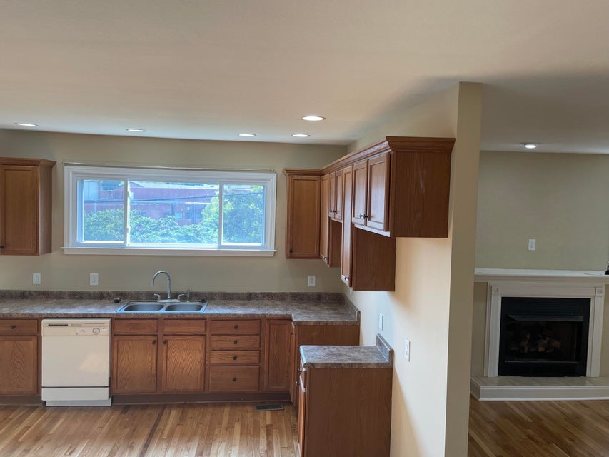 Photo #7: 213 Fairview Avenue