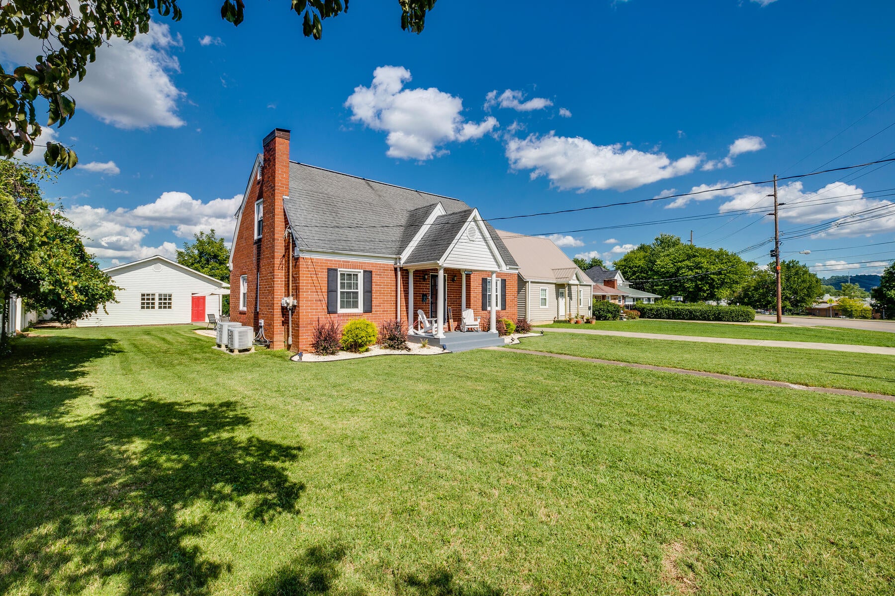 Photo #4: 1614 Center Street Street