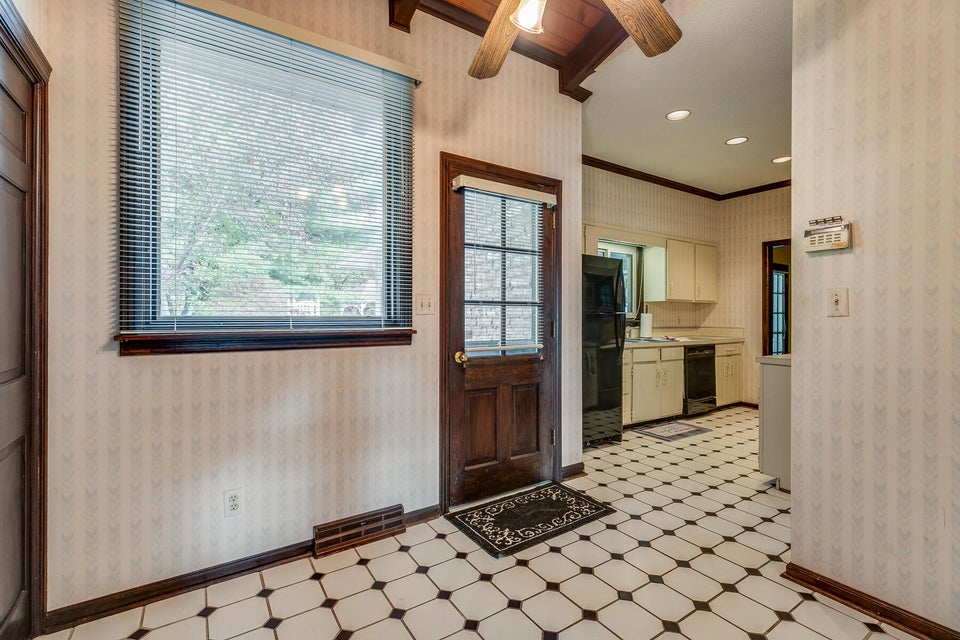 Photo #19: 100 Tudor Place