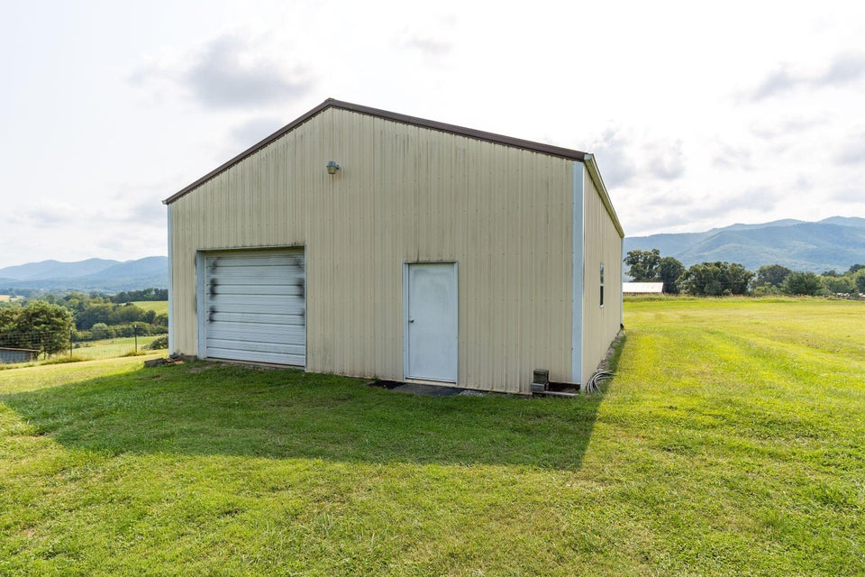 Photo #33: 102 Paul Henley Road