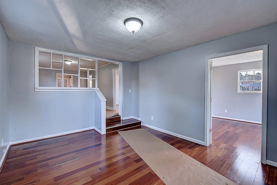 Photo #5: 922 Dejarnette Street