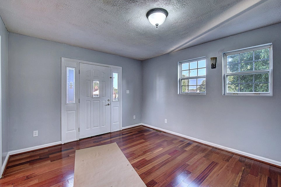 Photo #7: 922 Dejarnette Street