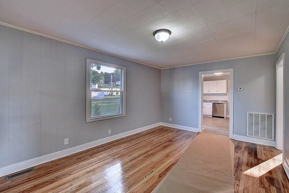 Photo #9: 922 Dejarnette Street