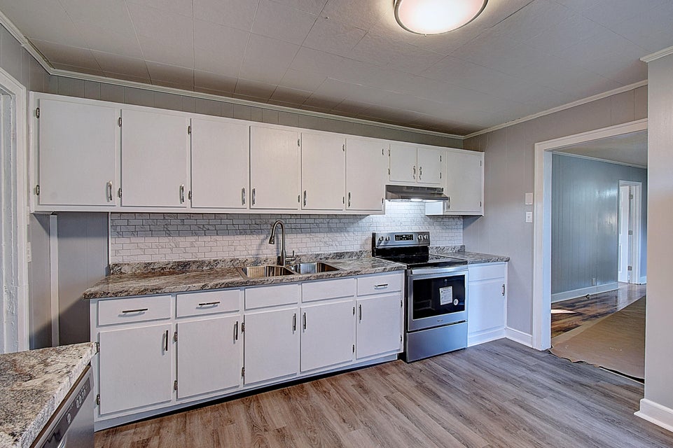 Photo #13: 922 Dejarnette Street
