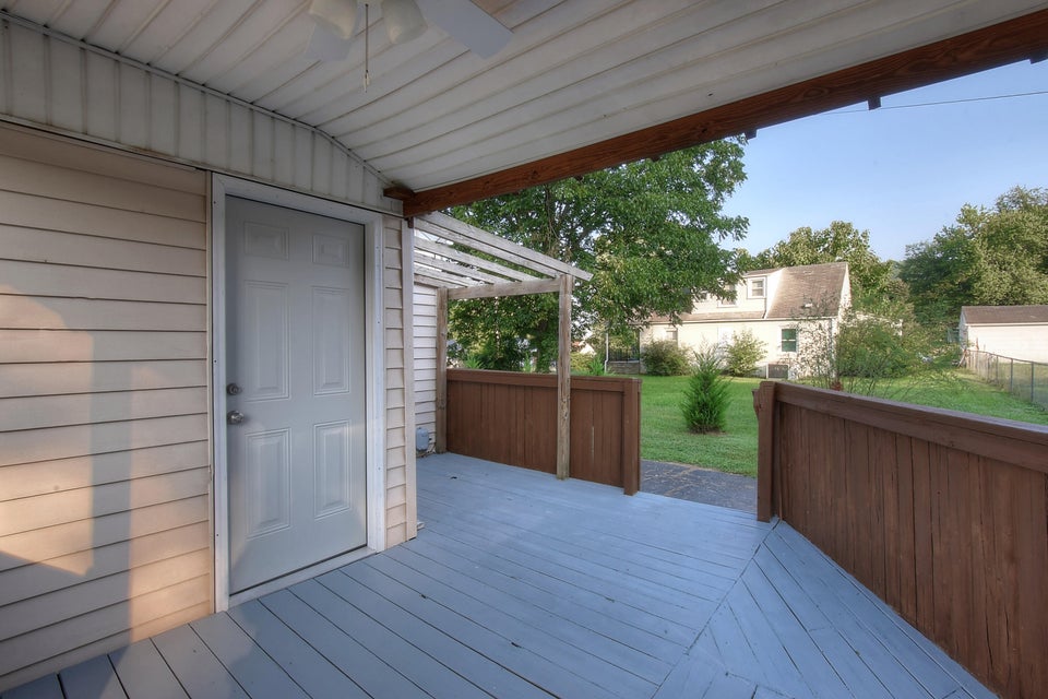 Photo #24: 922 Dejarnette Street