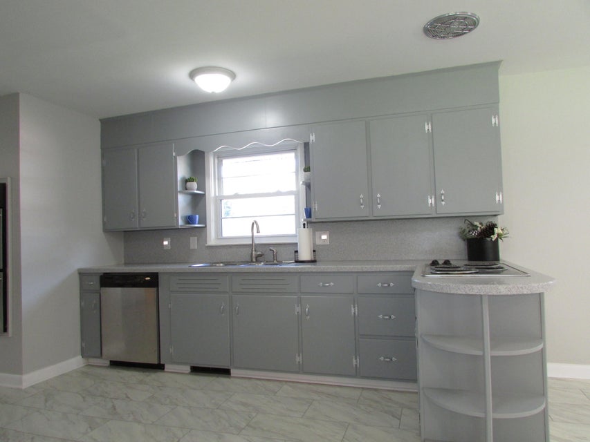 Photo #15: 1103 Broad Street