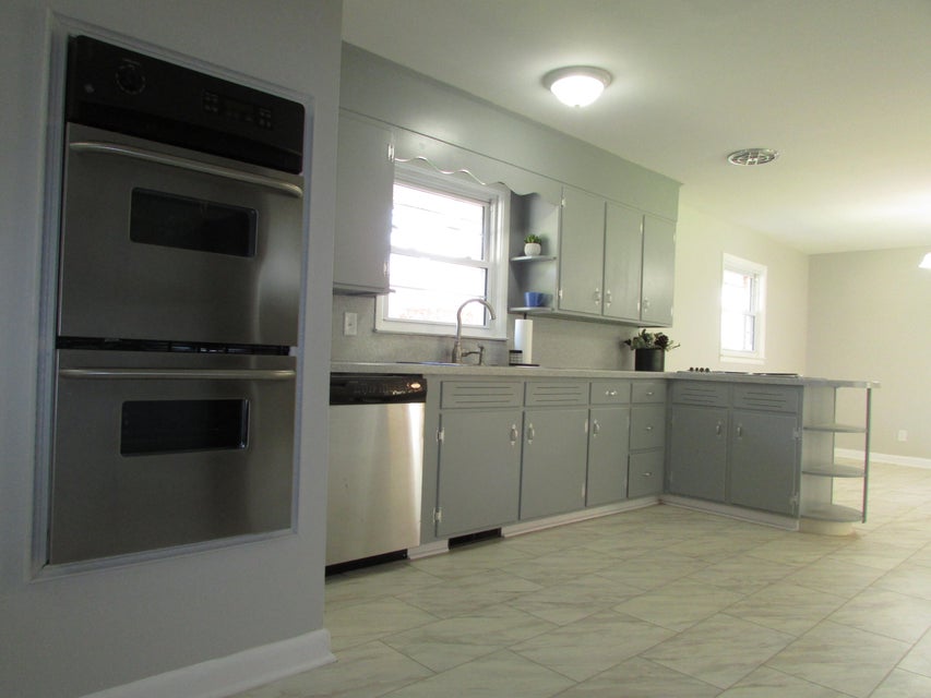 Photo #19: 1103 Broad Street