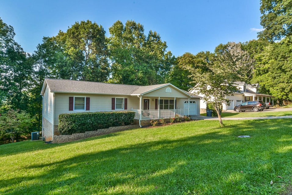 Photo #2: 818 Seven Oaks Drive