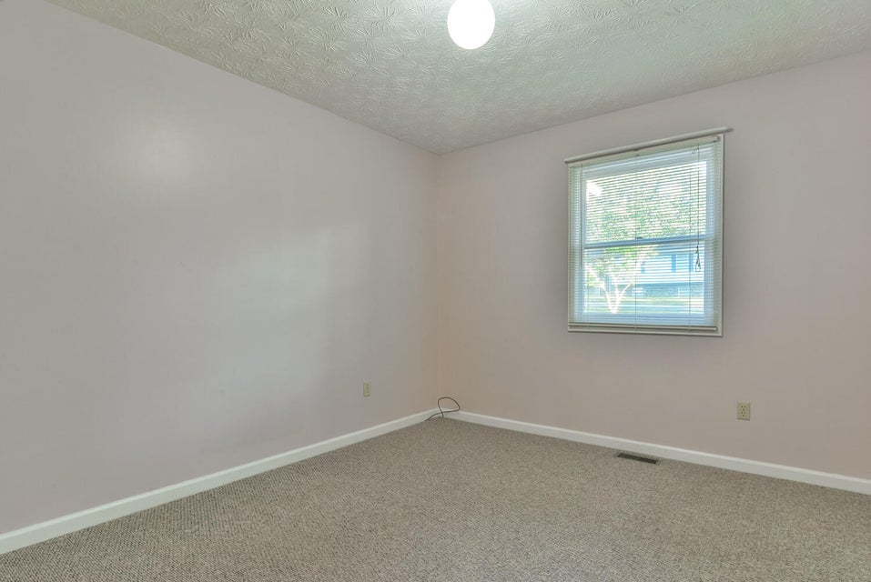 Photo #26: 818 Seven Oaks Drive