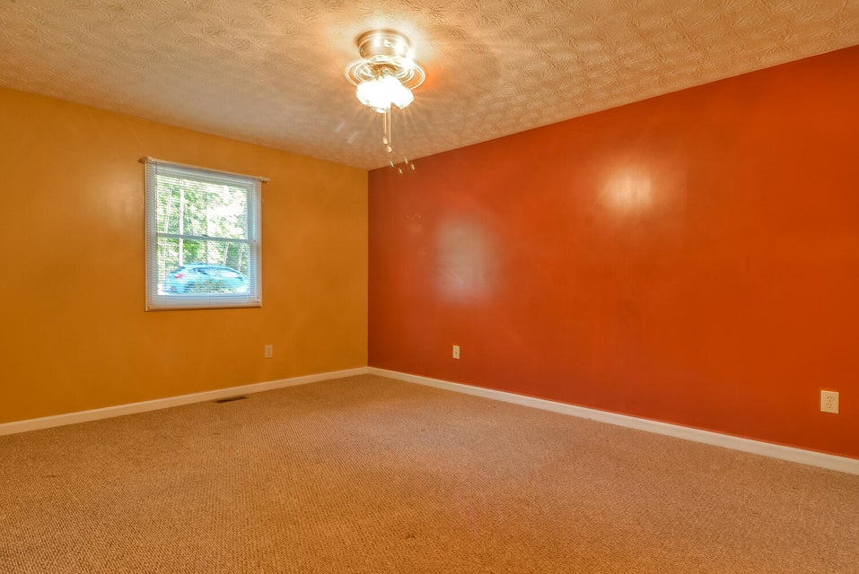 Photo #20: 818 Seven Oaks Drive