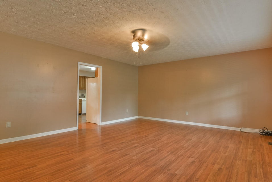 Photo #12: 818 Seven Oaks Drive