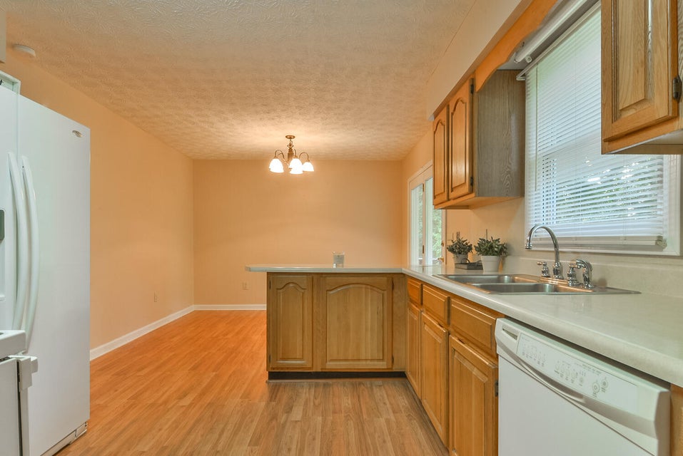 Photo #15: 818 Seven Oaks Drive