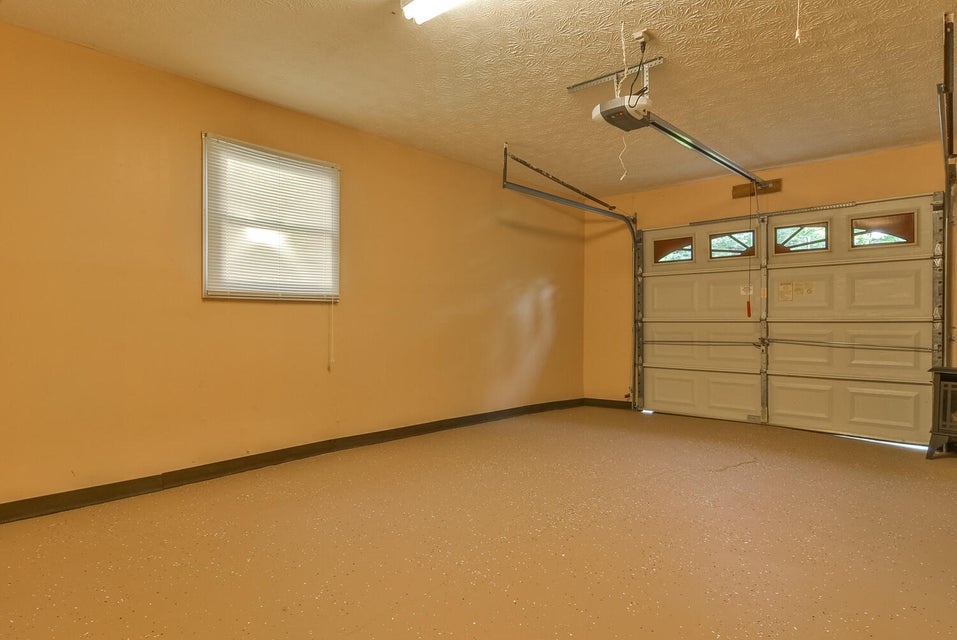 Photo #18: 818 Seven Oaks Drive