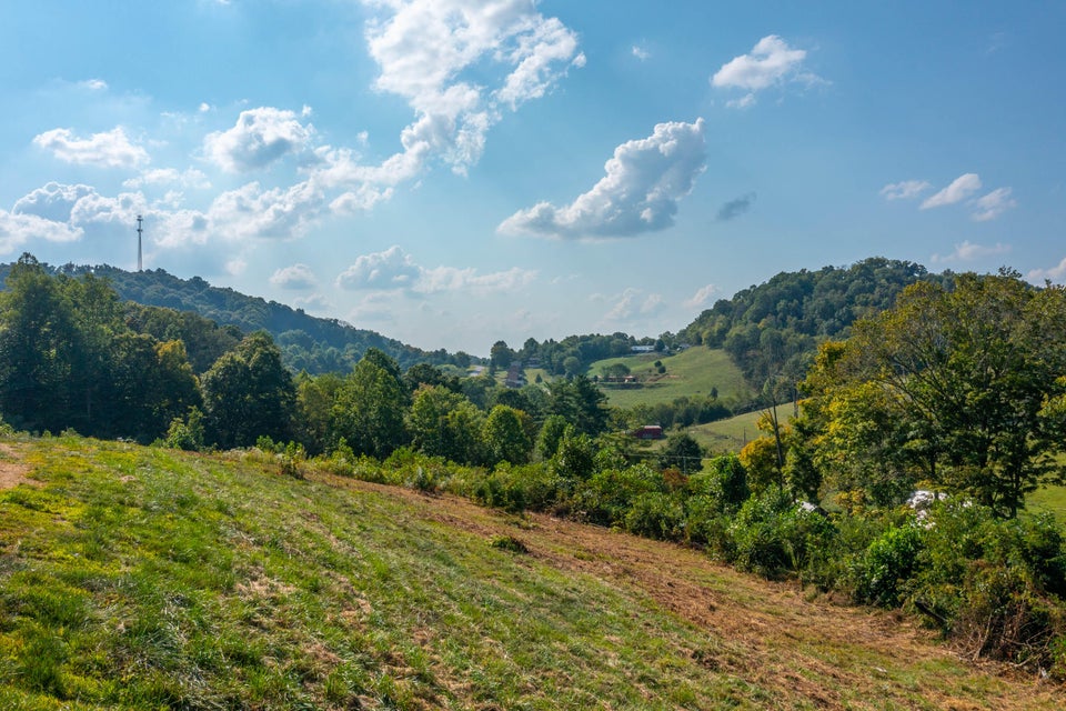 Photo #17: 741 Central Heights Road