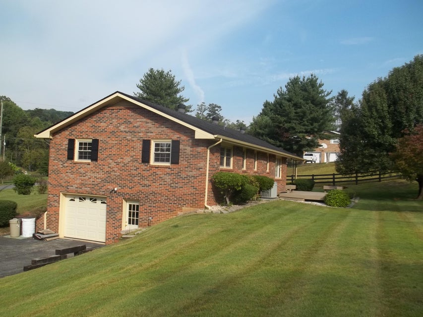 Photo #3: 208 Hickory Hills Road