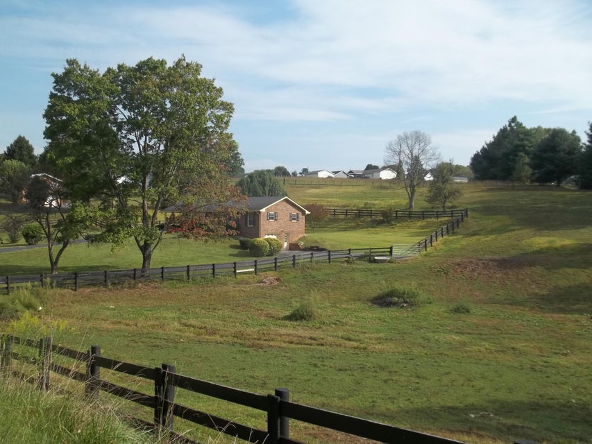 Photo #11: 208 Hickory Hills Road