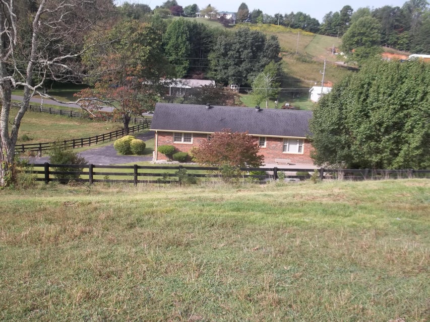 Photo #14: 208 Hickory Hills Road