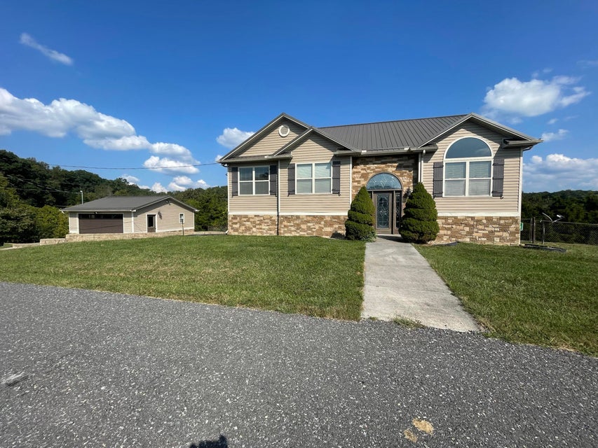 Photo #1: 306 Oak Hammock Lane