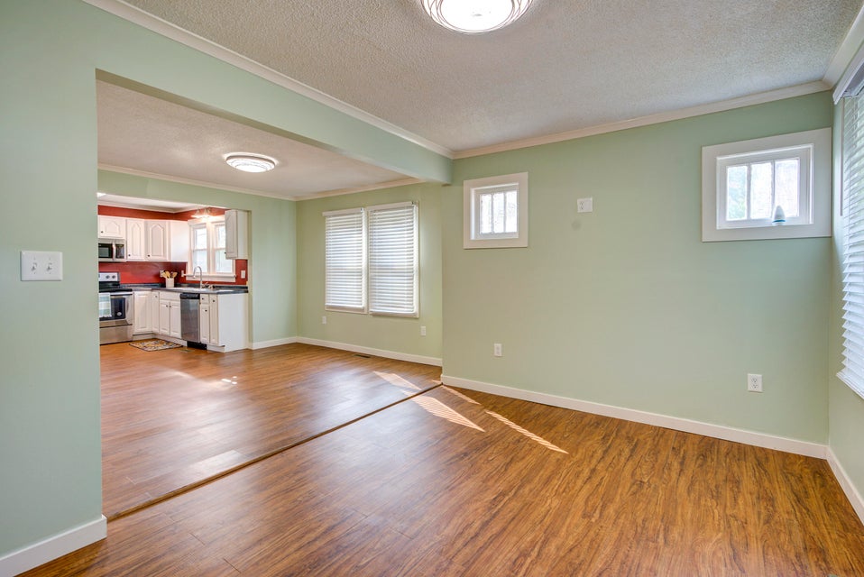 Photo #9: 800 5th Street