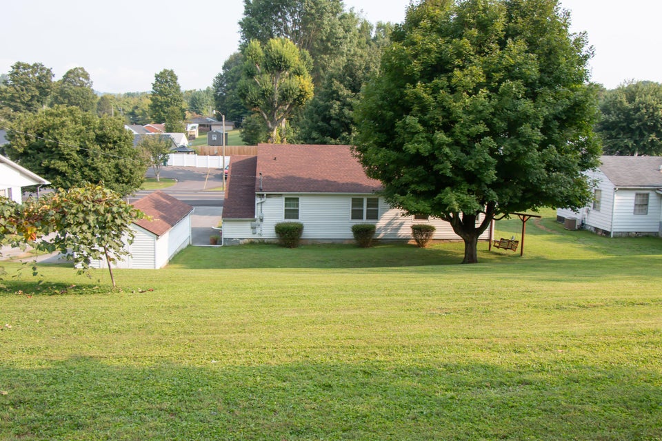 Photo #7: 1551 Valley Drive