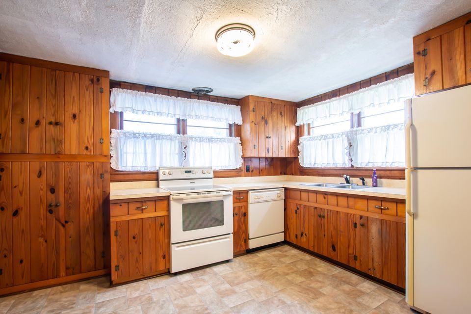 Photo #11: 1551 Valley Drive