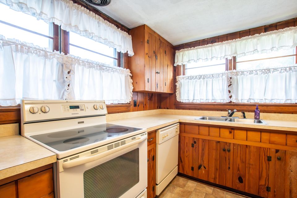 Photo #12: 1551 Valley Drive