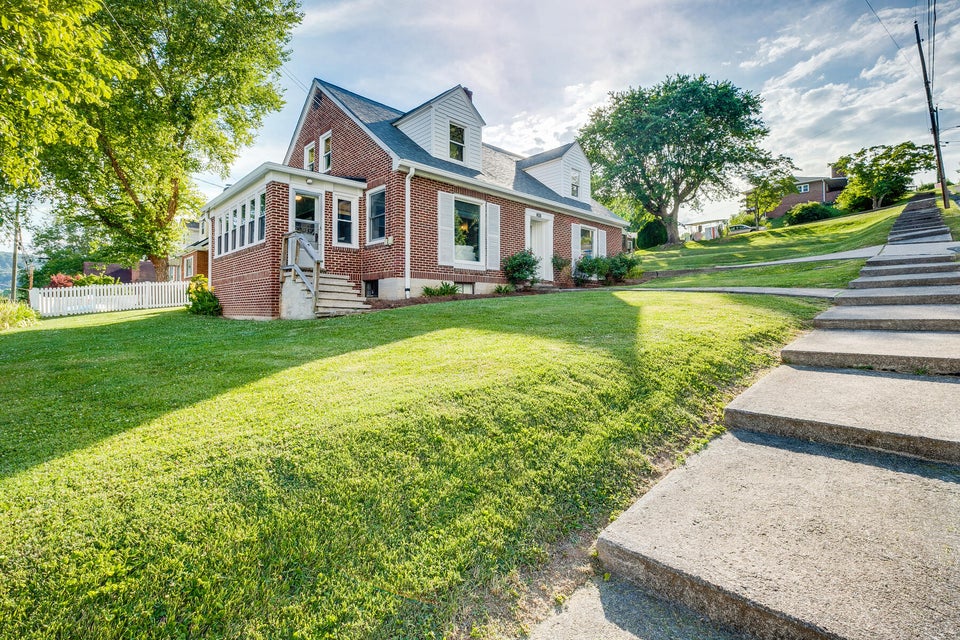 Photo #3: 311 Solon Street