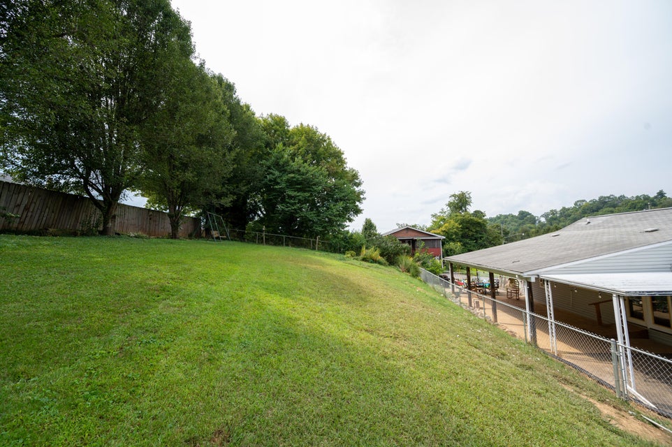 Photo #38: 133 Lakeview Drive