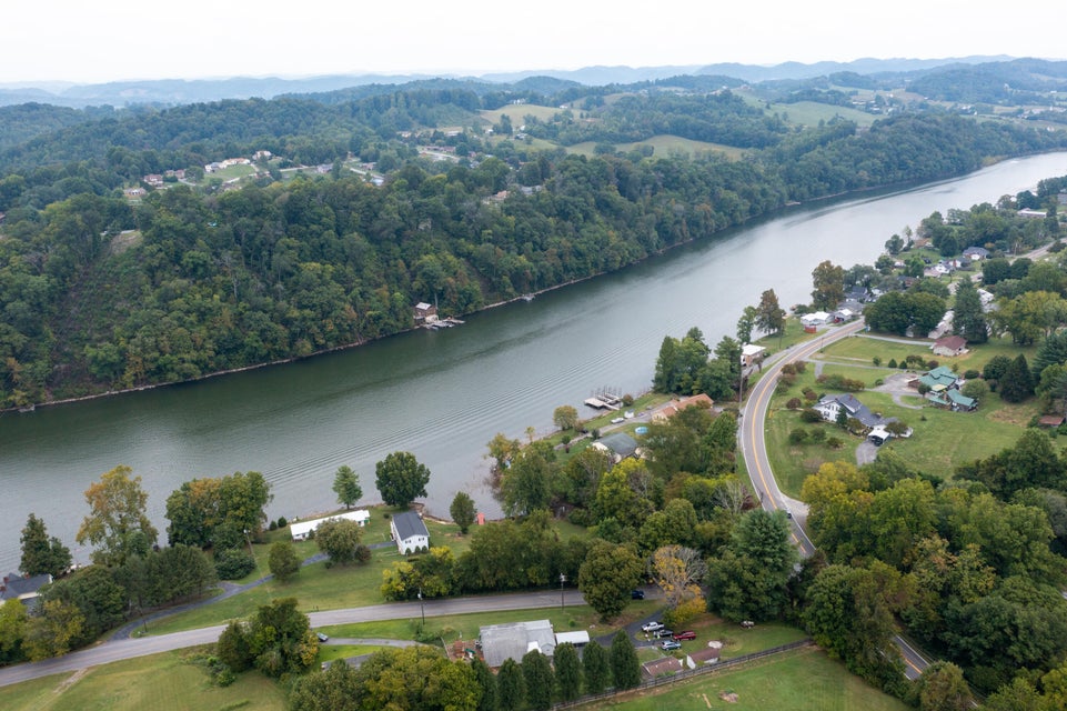 Photo #49: 133 Lakeview Drive