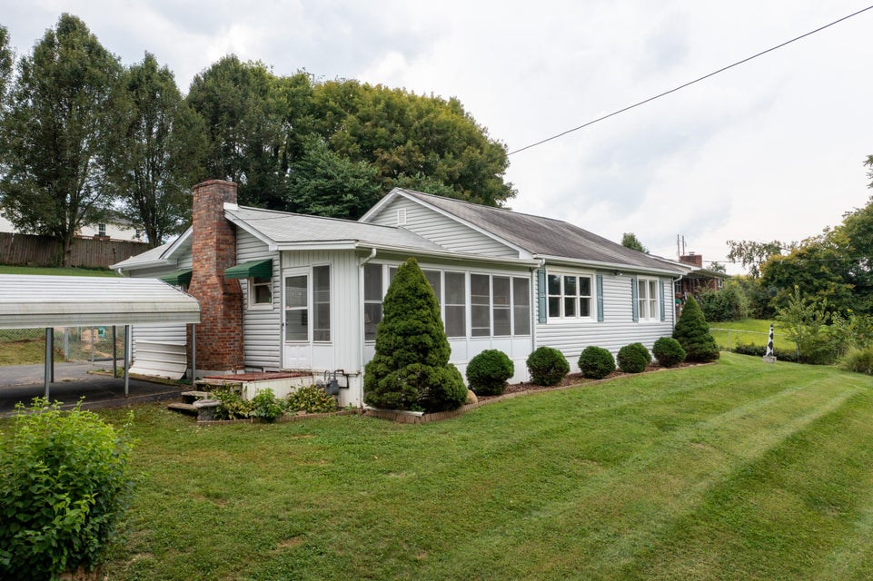 Photo #2: 133 Lakeview Drive