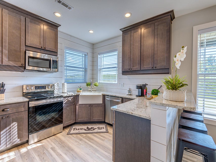 Photo #15: 3037 Bridgewater Boulevard