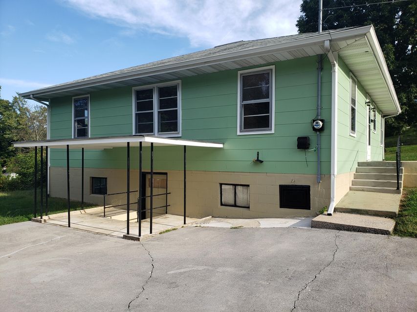 Photo #3: 1020 Oak Glen Drive
