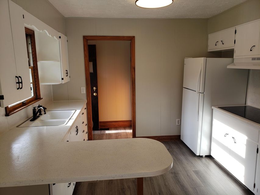 Photo #7: 1020 Oak Glen Drive
